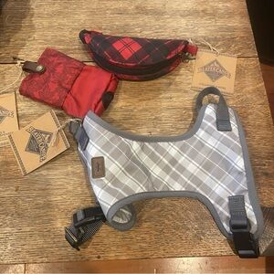 NWT Beaver Canoe Dog Grey Harness, Treat/Bag Holder and Collapsible Water Bowl